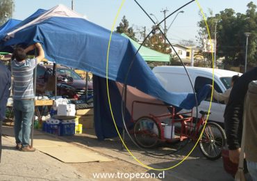 A menos de un metro del suelo cuelga cable del tendido eléctrico en Pudahuel