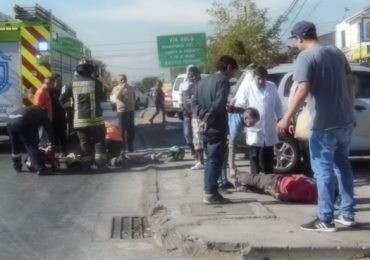 Choque de alta energía, entre automóvil y motocicleta, deja dos heridos en Cerro Navia