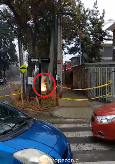 A nivel del suelo y haciendo corto circuito, cables del tendido eléctrico alarmaron a la población en Pudahuel