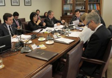 Ante mociones sobre máquinas de azar: Superintendenta enfatiza que su explotación solo puede ocurrir en los casinos de juego