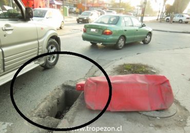 Desconocidos roban reja de seguridad de resumidero de aguas lluvias, en Pudahuel