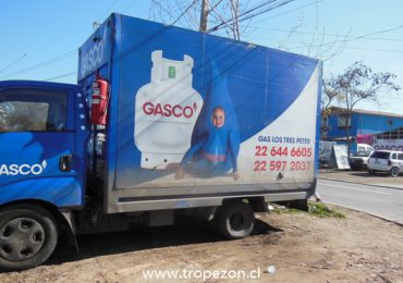 Por la fuerza, delincuentes armados quitan camión cargado con cilindros de gas domiciliario en Pudahuel