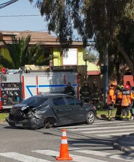 Choque en Pudahuel sur deja a personas lesionadas y daños considerables en vehículos