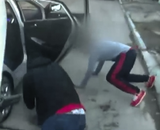 Delincuentes juveniles son detenidos tras robar vehículo en Cerro Navia