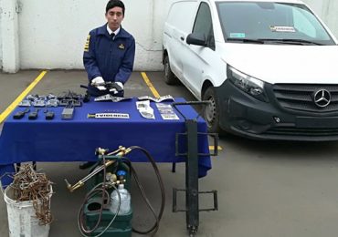 Detienen a mujer con elementos que podrían ser usados en delitos en Cerro Navia