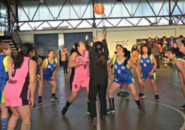 Con la participación de jugadoras de más de 70 años, se inaugura campeonato de Básquetbol en Pudahuel