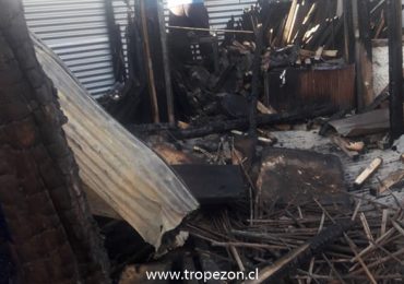 Cuatro talleres de artesanos resultaron destruidos por incendio en Cerro Navia