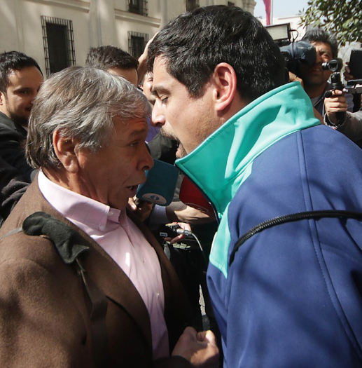 Enfrentamiento verbal entre el alcalde Mauro Tamayo de Cerro Navia y el ex-edil Luis Plaza