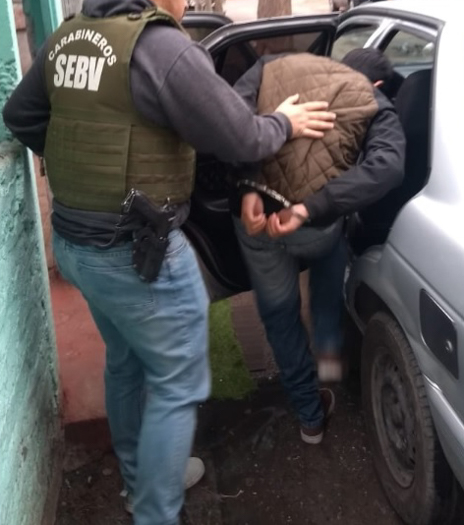Juvenil delincuente, prófugo de la justicia, es detenido en Cerro Navia