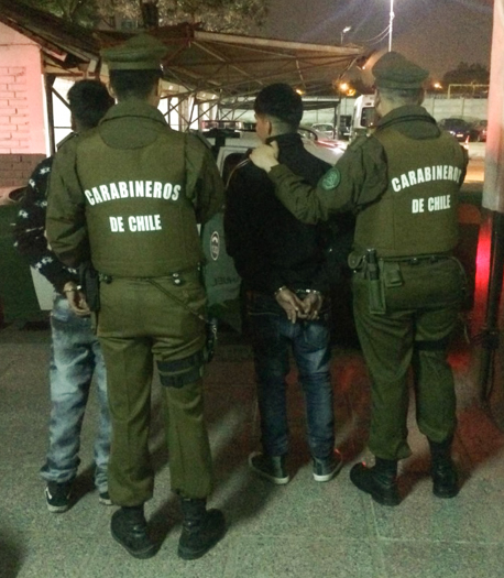 Por robo con intimidación, carabineros detiene a tres delincuentes en Pudahuel