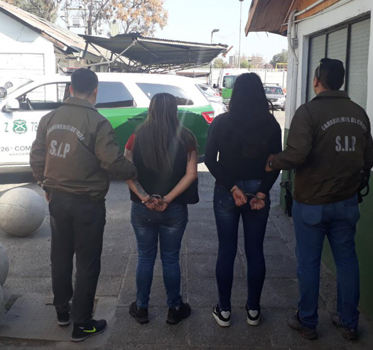 Por homicidio y robo por sorpresa, dos mujeres son detenidas por Carabineros de Pudahuel