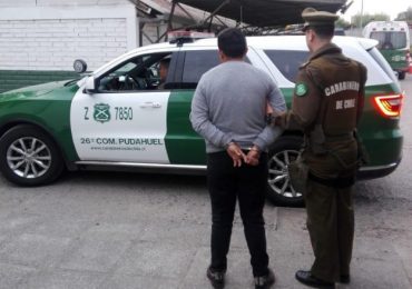 Carabineros detienen a sujeto que asaltaba abordo de una motocicleta en Pudahuel