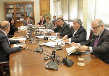 ¿Alcaldes inamovibles? Comienzan análisis de moción que propone agilizar las sanciones en caso de responsabilidad administrativa