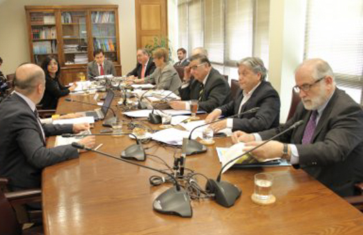 ¿Alcaldes inamovibles? Comienzan análisis de moción que propone agilizar las sanciones en caso de responsabilidad administrativa
