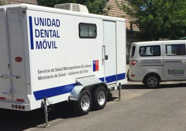 Clínica dental móvil y otros vehículos son entregados para uso de la comunidad en Pudahuel