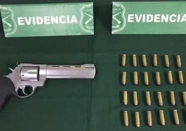 Carabineros de la 26 comisaría de Pudahuel incautan poderoso revólver y munición