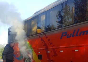Se incendia bus en ruta 68, altura de Lomas de Lo Aguirre, en Pudahuel rural