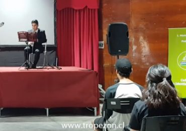Veinte becas artísticas son entregadas en Pudahuel