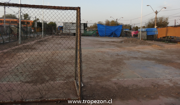 Se suman deficiencias en reparación de multicanchas licitadas por la municipalidad en Pudahuel
