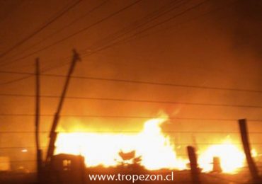 Cuatro viviendas destruidas en el sector de Peralito en Pudahuel rural