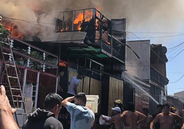 Incendio destruye seis casas y deja 25 damnificados en Pudahuel