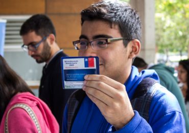El 40% de los estudiantes con BAES de Junaeb estudia en la RM