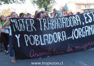 Con marcha, mujeres de Pudahuel conmemoran el día internacional de la mujer