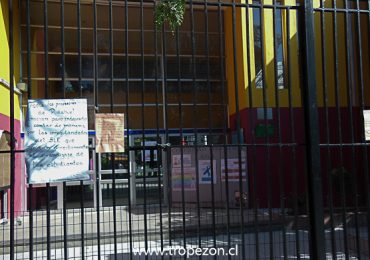 Profesores y auxiliares de educación continúan en paro en Pudahuel