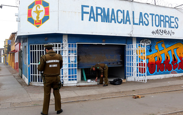 Delincuente es baleado por Carabineros al intentar escapar de la detención por robo en Cerro Navia