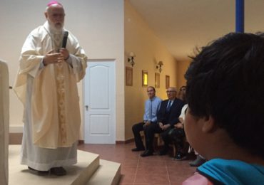 Monseñor Celestino Aós celebró misa en capilla rural de Pudahuel