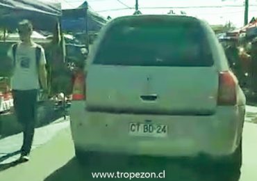 Comerciantes no patentados del persa San Francisco obstruyen paso de carroza fúnebre en Pudahuel