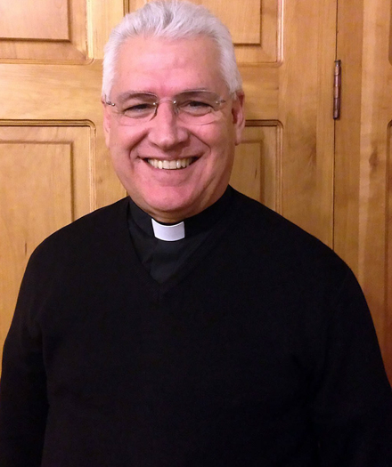 El Papa nombra a Carlos Irarrázaval y Alberto Lorenzelli obispos auxiliares de Santiago