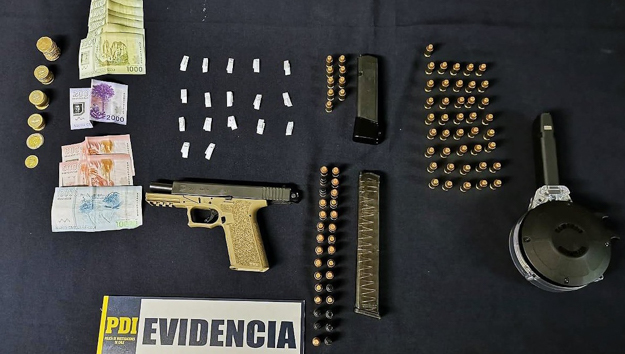 Menor de edad con un arsenal de balas es detenido en Pudahuel