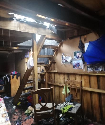 Diez damnificados por incendio de sus viviendas en Cerro Navia