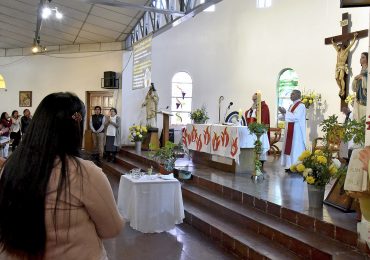 Monseñor Aós compartió con internas del Centro Penitenciario femenino de San Joaquín