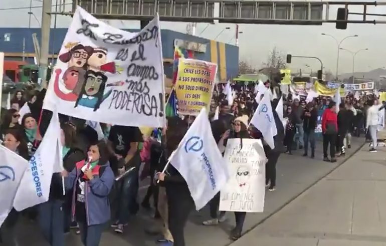 Profesores de Pudahuel lideran marcha por Santiago Centro