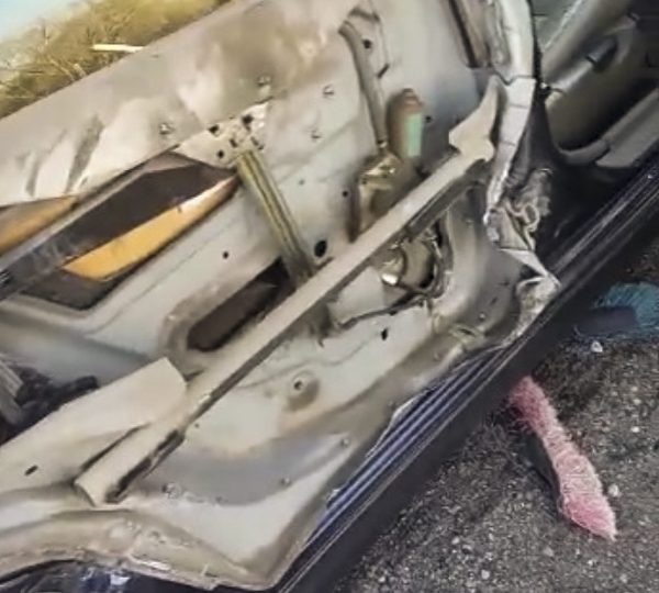 Mala maniobra de vehículo provoca accidente de tránsito que involucra a bus lleno de pasajeros
