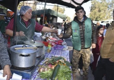 Feria Libre de Cerro Navia, Asof y el Municipio enseñaron a cocinar sopas nutritivas a adultos mayores