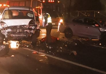Choque frontal de dos vehículos deja una persona muerta en Pudahuel