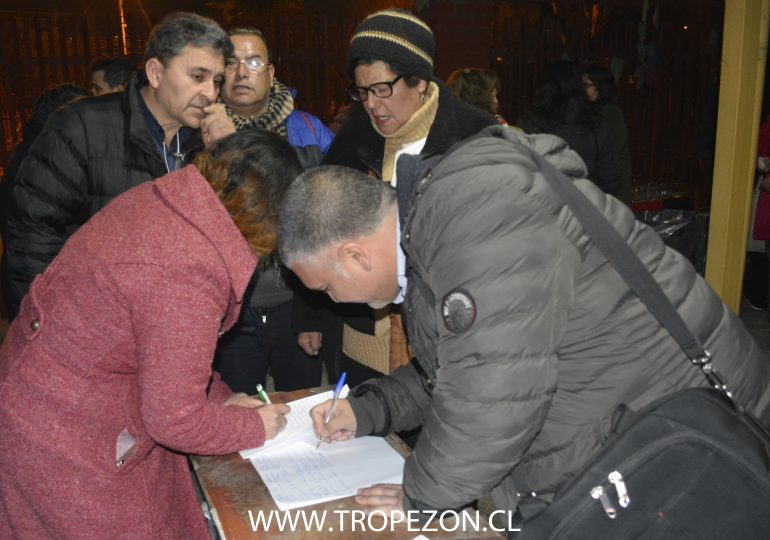 Dirigentes buscan prorrogar aprobación del Plan regulador entregando firmas en Pudahuel