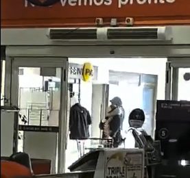 Mujer es usada como escudo humano durante asalto en Pudahuel sur
