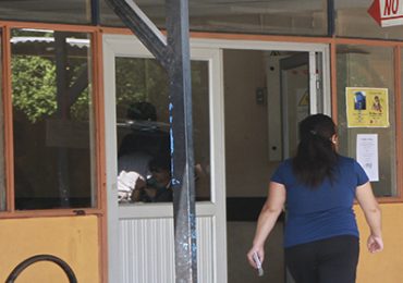 Suspenden atenciones médicas en CESFAM de Cerro Navia por robo de cañerías de agua potable
