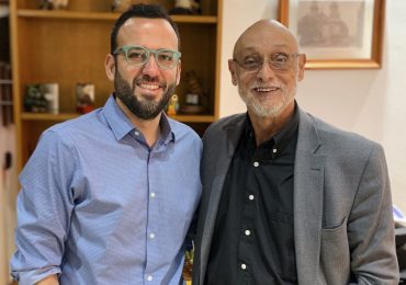 Foto entre alcalde y diputado genera controversia en partidos del Frente Amplio en Pudahuel