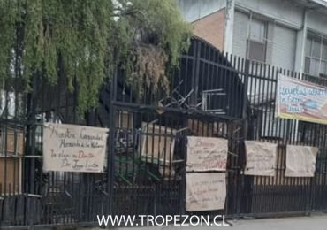 Exigen proyecto educativo serio: Comunidad educativa se toma escuela Herminda de la Victoria