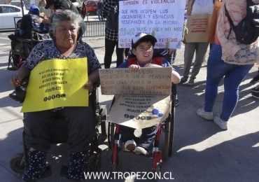 Agrupación de discapacitados Superando Barreras realiza marcha en Cerro Navia