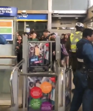 Pudahuel: Evasión masiva se realiza esta tarde en Metro Laguna Sur