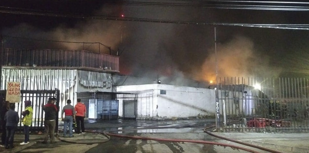 Queman un segundo supermercado en Pudahuel