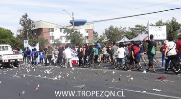 Familias sin casa realizan masiva marcha en Pudahuel