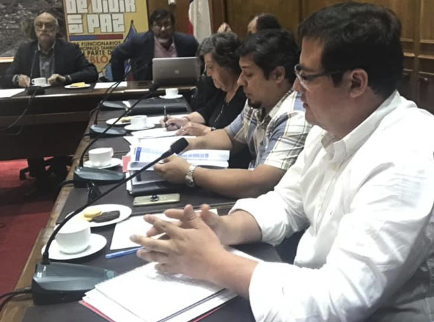 Funcionarios municipales de Pudahuel no aceptan nueva planta de personal municipal presentada por el alcalde