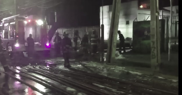 Planta de telecomunicaciones queda inutilizable tras incendio en Pudahuel